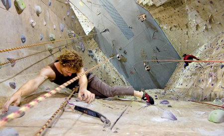 Cliffhanger Climbing Gym - Accommodation ACT 2
