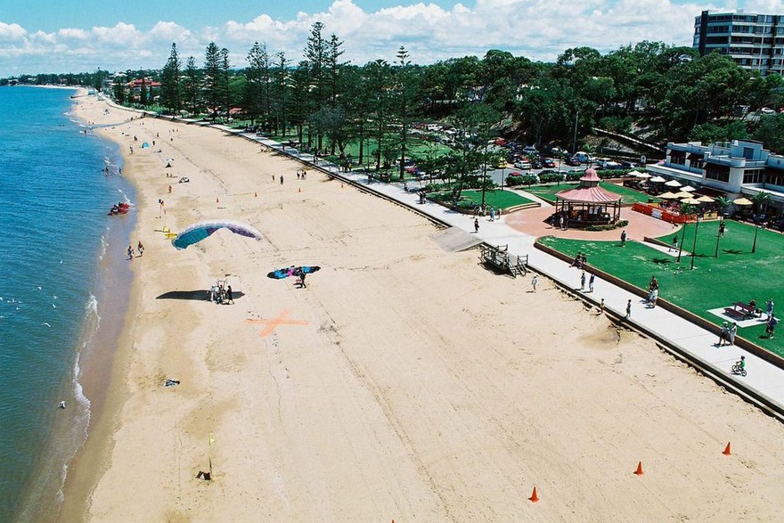 Jump The Beach Brisbane - Accommodation Resorts 3