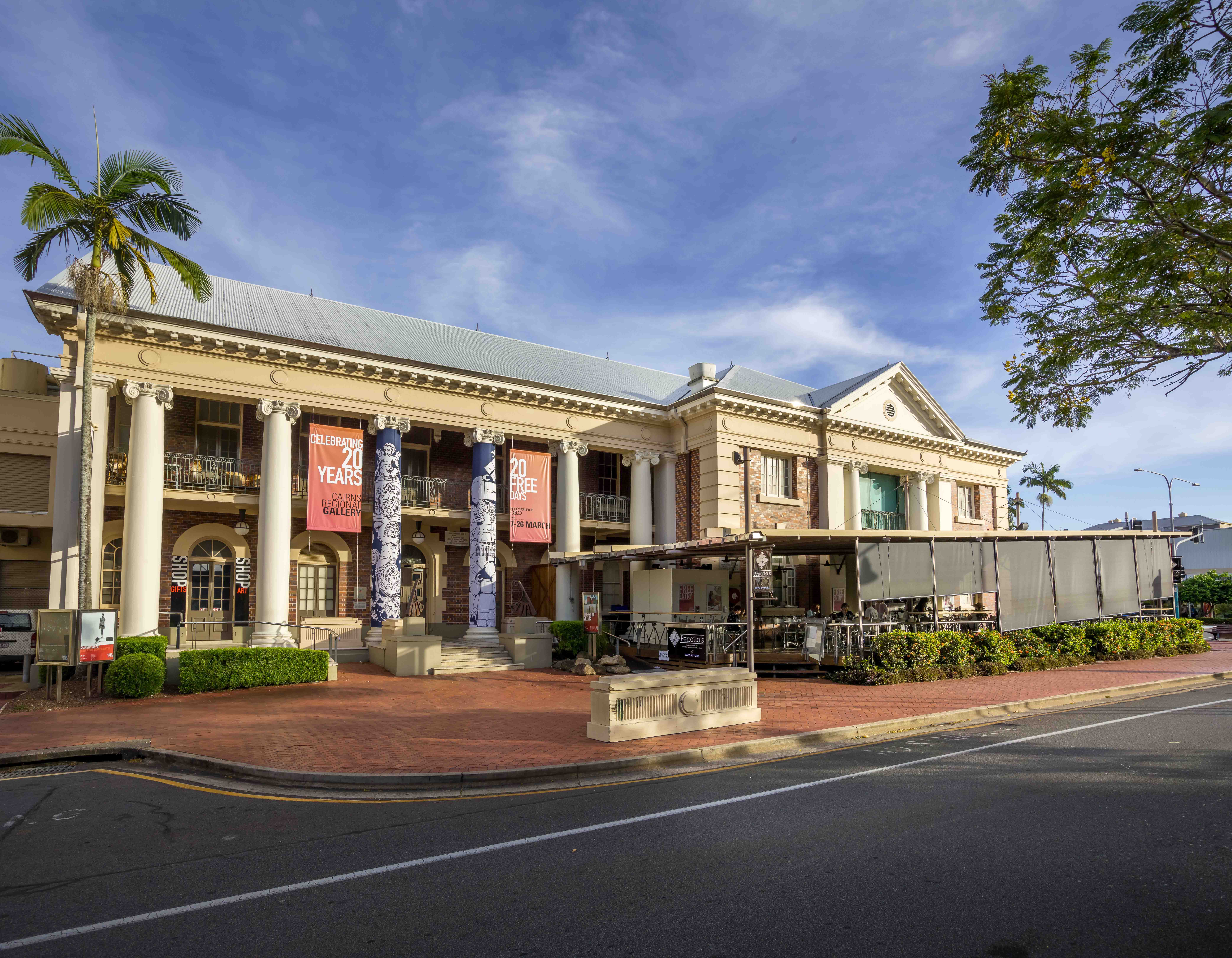 Cairns Regional Gallery - Hotel Accommodation 8