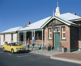 Old Court House Complex - Wagga Wagga Accommodation