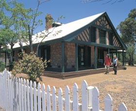 Warden Finnerty's House - Wagga Wagga Accommodation