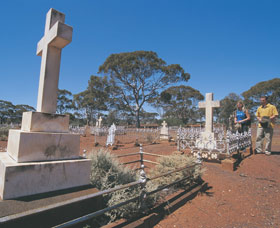Old Pioneer Cemetery Coolgardie - Wagga Wagga Accommodation