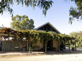 Lake Breeze Wines - Find Attractions