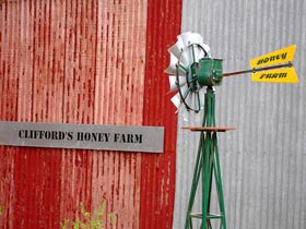 Clifford's Honey Farm - Port Augusta Accommodation