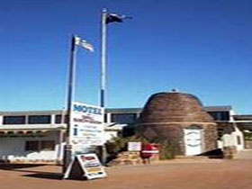 Andamooka Dukes Bottlehouse Museum - Geraldton Accommodation