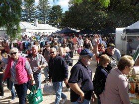 Stansbury Seaside Markets - Attractions