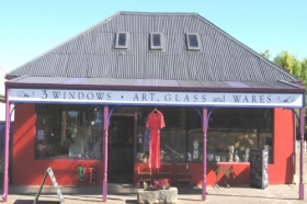 3 Windows Gallery - Tourism Noosa