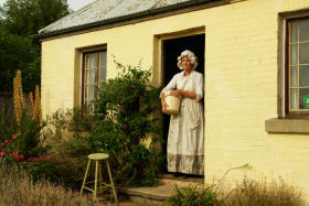 Grannie Rhodes' Cottage - Turn The Key Of Time - Accommodation Brunswick Heads