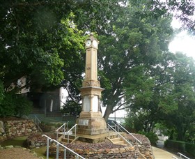 Ithaca War Memorial and Park - Accommodation in Brisbane