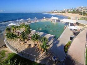 Kings Beach - Beachfront Salt Water Pool - Sunshine Coast Tourism