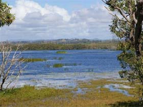 Lake Barfield - Tourism Canberra