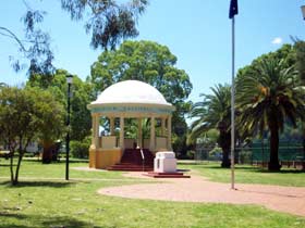 Kingaroy Memorial Park - Attractions