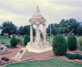 Weeping Mother Memorial - Accommodation Brunswick Heads