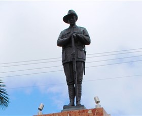 Charters Towers Memorial Cenotaph - Australia Accommodation