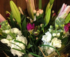 Alpine Blooms Florist Mansfield - Accommodation Bookings