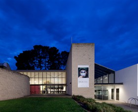 Monash Gallery of Art - Wagga Wagga Accommodation