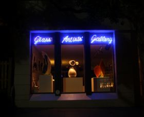 Glass Artists Gallery - Accommodation Gladstone