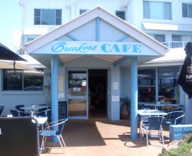 Breakers Cafe and Restaurant - Accommodation Sunshine Coast