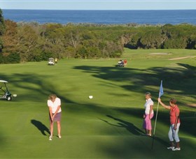 Tura Beach Country Club - Attractions Melbourne