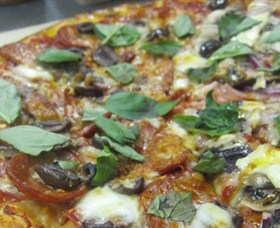Mezzadellas Woodfired Pizza and Tapas - Carnarvon Accommodation
