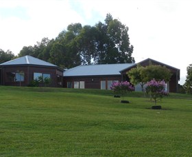 Roses Vineyard at Innes View - Wagga Wagga Accommodation