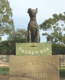 The Dog on the Tucker Box - Lightning Ridge Tourism
