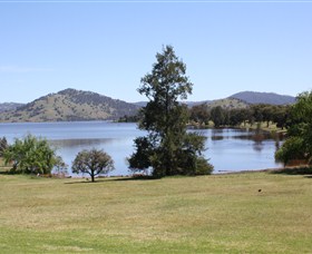 Inland Waters Holiday Parks Grabine Lakeside - Find Attractions