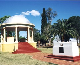 Kingaroy Soldiers Memorial Rotunda - thumb 1