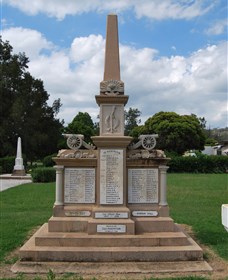 Boer War Memorial and Park Allora - Attractions