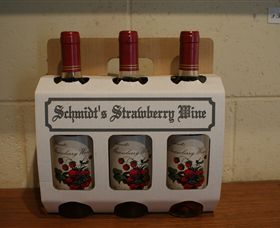 Schmidts Strawberry Winery - thumb 4