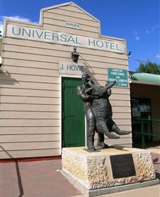 Jack Howe Sculpture and Gallery - Carnarvon Accommodation