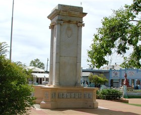 Charleville War Memorial - Accommodation Redcliffe