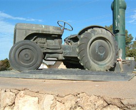 Ferguson Tractor Monument - Broome Tourism