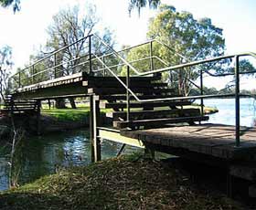 Junction Island Nature Reserve, Canoe Tree And Walking Track - thumb 1