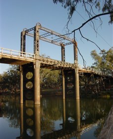 The Historic Barwon Bridge - Accommodation Broken Hill