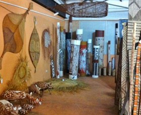 Maningrida Arts and Culture - New South Wales Tourism 