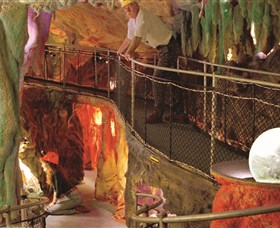The Crystal Caves - Wagga Wagga Accommodation