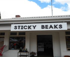 Sticky Beaks Craft Co-Operative of Avoca