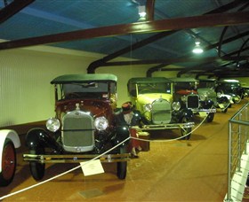McFeeters Motor Museum And Visitor Information Centre - thumb 3
