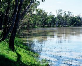 Yarrie Lake - Attractions