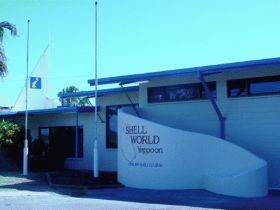 Shell World Yeppoon - St Kilda Accommodation