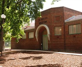 Grainger Museum - Accommodation Rockhampton