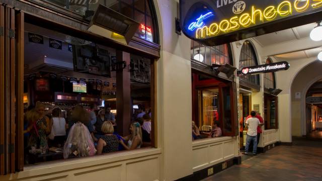 Mooseheads Bar And Nightclub - thumb 2
