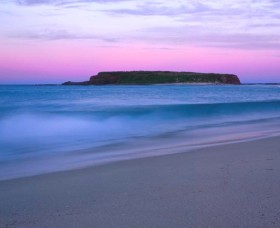 Windang Beach - New South Wales Tourism 
