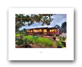 Red Rattlers Gallery - Tweed Heads Accommodation