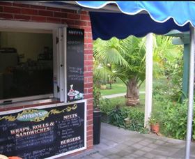 Moorlands Cottage and Gallery - Accommodation Airlie Beach