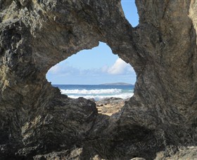Glasshouse Rocks and Pillow Lava - Accommodation Mermaid Beach