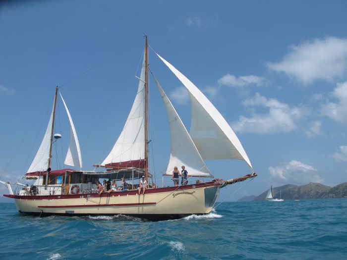 Adventure Cruise Dive and Outer Reef - Whitsundays Sailing Adventures - Accommodation Whitsundays