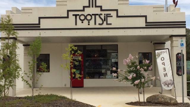 Tootsie Fine Art and Design - Redcliffe Tourism