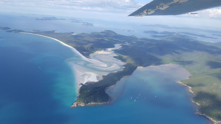 Reef And Island Scenic Flight From Airlie Beach - thumb 5